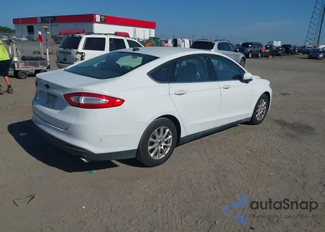 2015 Ford Fusion S из США, поврежденный, VIN 3FA6P0G76FR267280